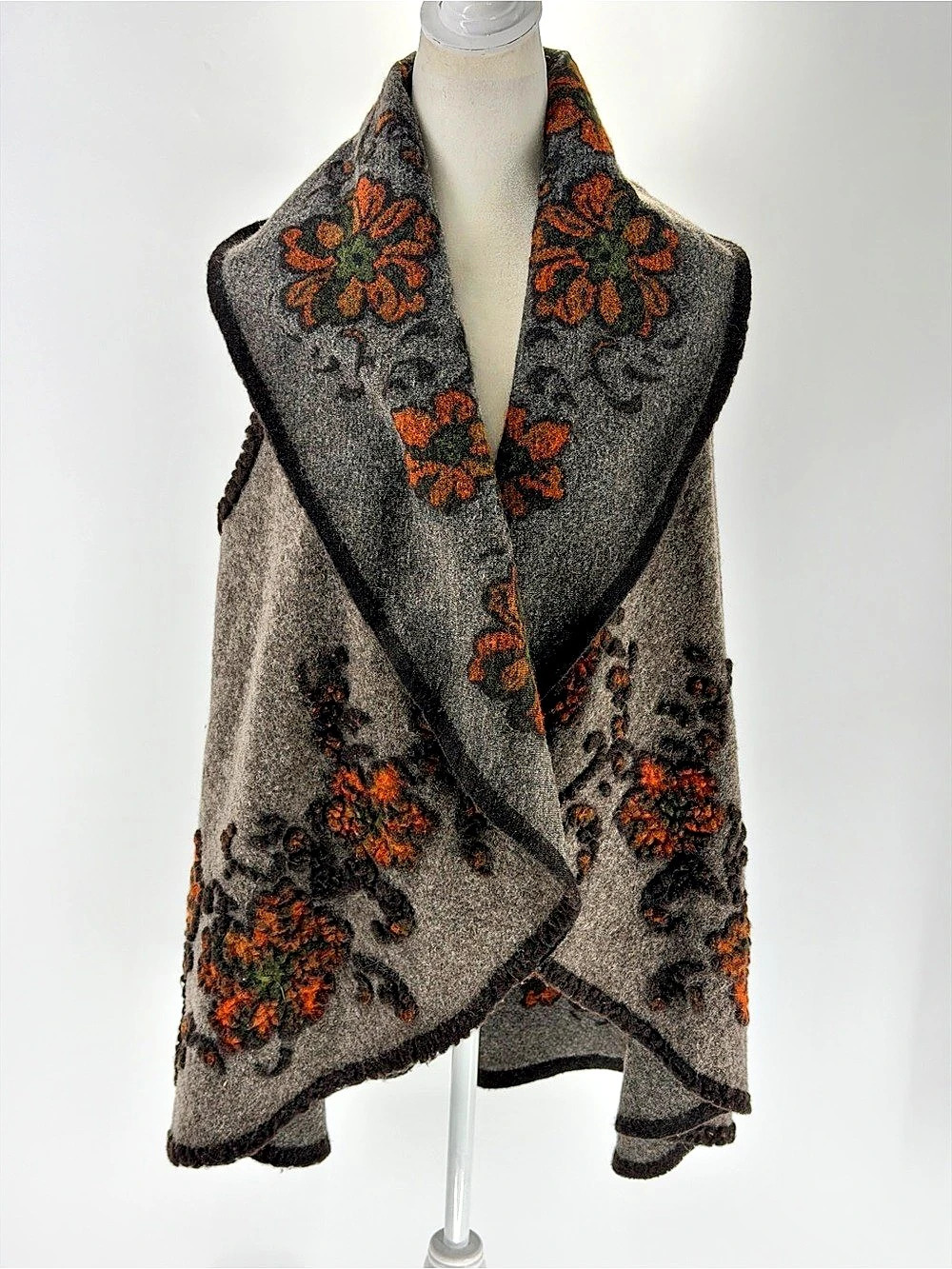 M Made In Italy Floral Wool Blend Vest in Gray Size Medium